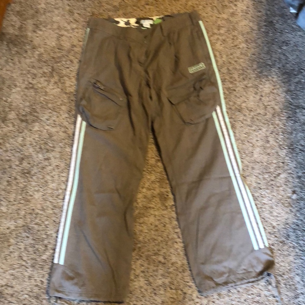 Addis’s cargo pants